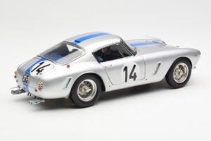 Ferrari 250 GT SWB #14 P. Noblet / J. Guichet Team Noblet 3rd Place 24 Hours of Le Mans 1961 CMC 1:18 M-079 Métal Moulé — image 2 sur 6