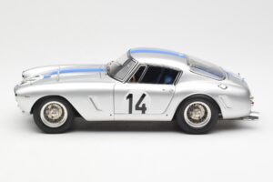 Ferrari 250 GT SWB #14 P. Noblet / J. Guichet Team Noblet 3rd Place 24 Hours of Le Mans 1961 CMC 1:18 M-079 Métal Moulé — image 3 sur 6