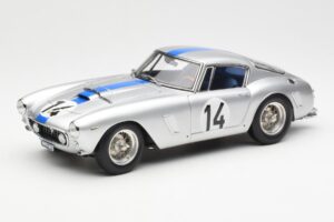 Ferrari 250 GT SWB #14 P. Noblet / J. Guichet Team Noblet 3rd Place 24 Hours of Le Mans 1961 CMC 1:18 M-079 Métal Moulé