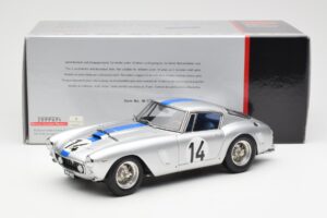 Ferrari 250 GT SWB #14 P. Noblet / J. Guichet Team Noblet 3rd Place 24 Hours of Le Mans 1961 CMC 1:18 M-079 Métal Moulé — image 6 sur 6