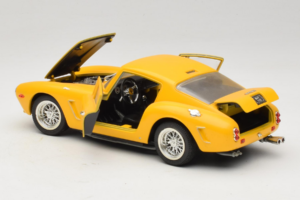 Ferrari 250 GT Berlinetta Jaune Jouef Evolution 1:18 301200 Métal Moulé — image 5 sur 8