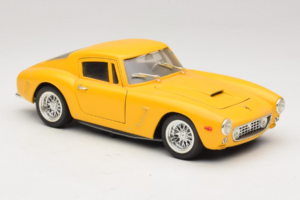 Ferrari 250 GT Berlinetta Jaune Jouef Evolution 1:18 301200 Métal Moulé — image 6 sur 8
