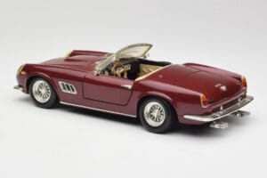 Ferrari 250 GT California Rouge Hot Wheels 1:18 3401158 Métal Moulé — image 7 sur 8