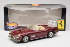 Ferrari 250 GT California Rouge Hot Wheels 1:18 3401158 Métal Moulé — image 8 sur 8