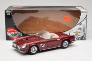 Ferrari 250 GT California Spider LWB Rouge Bordeaux Hot Wheels 1:18 25727 Métal Moulé — image 8 sur 8