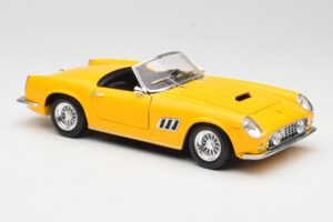 Ferrari 250 GT California Spider Jaune Hot Wheels 1:18 23905 Métal Moulé — image 6 sur 8