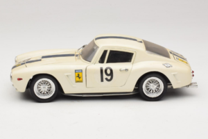 Ferrari 250 GT SWB Berlinette #19 Tour de France Automobile 1961 Eagles Race 1:18 6500 Métal Moulé — image 4 sur 8