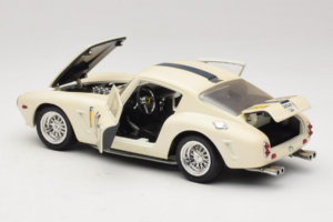 Ferrari 250 GT SWB Berlinette #19 Tour de France Automobile 1961 Eagles Race 1:18 6500 Métal Moulé — image 5 sur 8