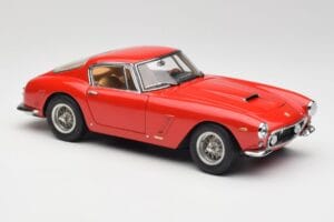 Ferrari 250 GT SWB Rouge CMC 1:18 M-046 Métal Moulé — image 4 sur 6