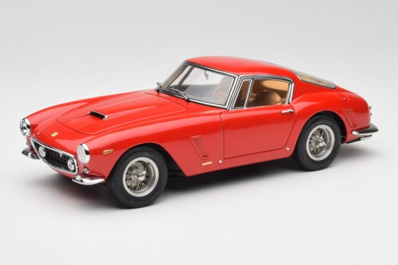 Ferrari 250 GT SWB Rouge CMC 1:18 M-046 Métal Moulé