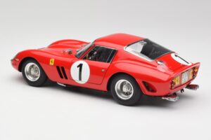 Ferrari 250 GTO #1 P. Rodriguez / W. Mairesse Paris 1000km 1962 CMC 1:18 M-254 Métal Moulé — image 5 sur 6