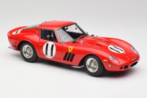 Ferrari 250 GTO #11 J. Surtees / M. Parkes Paris 1000km 1962 CMC 1:18 M-249 Métal Moulé — image 4 sur 6