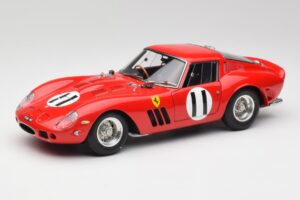 Ferrari 250 GTO #11 J. Surtees / M. Parkes Paris 1000km 1962 CMC 1:18 M-249 Métal Moulé