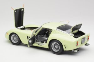 Ferrari 250 GTO #15 S. Moss / I. Ireland Goodwood Tourist Trophy Winner 1962 Kyosho 1:18 08438C Métal Moulé — image 5 sur 8