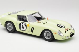 Ferrari 250 GTO #15 S. Moss / I. Ireland Goodwood Tourist Trophy Winner 1962 Kyosho 1:18 08438C Métal Moulé — image 6 sur 8