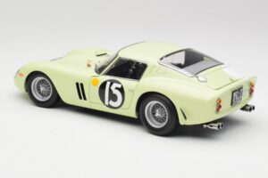 Ferrari 250 GTO #15 S. Moss / I. Ireland Goodwood Tourist Trophy Winner 1962 Kyosho 1:18 08438C Métal Moulé — image 7 sur 8