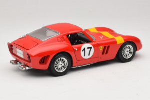 Ferrari 250 GTO #17 Bburago Sammlerborse Rouge Bburago 1:18 3007-P1 Métal Moulé — image 3 sur 8