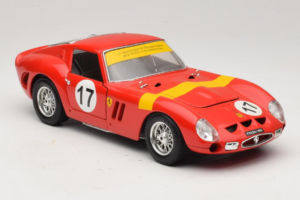Ferrari 250 GTO #17 Bburago Sammlerborse Rouge Bburago 1:18 3007-P1 Métal Moulé — image 6 sur 8
