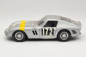 Ferrari 250 GTO #172 L. Bianchi / G. Berger Tour de France 1962 Argent Édition Limitée Bburago 1:18 3011-S1 Métal Moulé — image 4 sur 8