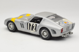 Ferrari 250 GTO #172 L. Bianchi / G. Berger Tour de France 1962 Argent Édition Limitée Bburago 1:18 3011-S1 Métal Moulé — image 7 sur 8