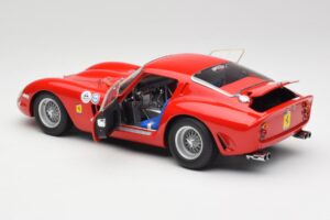 Ferrari 250 GTO #18 P. Rodriguez Daytona Continental 3 Hours Winner 1963 Kyosho 1:18 08438F Métal Moulé — image 5 sur 8