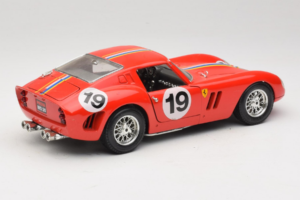 Ferrari 250 GTO #19 Rouge Rayures 1962 Bburago 1:18 3011-P3 Métal Moulé — image 3 sur 8