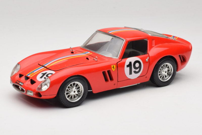 Ferrari 250 GTO #19 Rouge Rayures 1962 Bburago 1:18 3011-P3 Métal Moulé