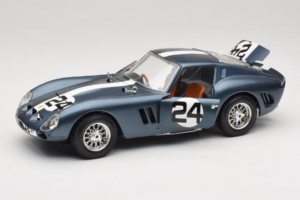 Ferrari 250 GTO #24 Bleu Bande Blanche 1962 Bburago 1:18 3011-B2 Métal Moulé — image 2 sur 8