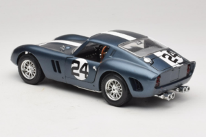 Ferrari 250 GTO #24 Bleu Bande Blanche 1962 Bburago 1:18 3011-B2 Métal Moulé — image 7 sur 8