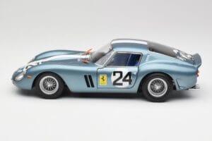 Ferrari 250 GTO #24 P. Rodriguez 12 Hours of Sebring GT3.0 Winner 1962 Kyosho 1:18 08438D Métal Moulé — image 4 sur 8