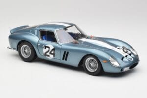 Ferrari 250 GTO #24 P. Rodriguez 12 Hours of Sebring GT3.0 Winner 1962 Kyosho 1:18 08438D Métal Moulé — image 6 sur 8