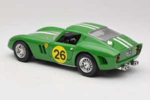 Ferrari 250 GTO #26 Vert Rayures Blanches 1962 Bburago 1:18 3011-G3 Métal Moulé — image 7 sur 8