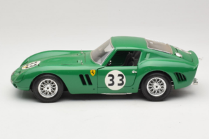 Ferrari 250 GTO #33 Vert Bburago 1:18 3011-G1 Métal Moulé — image 4 sur 8