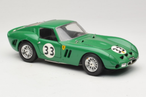 Ferrari 250 GTO #33 Vert Bburago 1:18 3011-G1 Métal Moulé — image 6 sur 8
