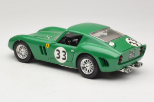 Ferrari 250 GTO #33 Vert Bburago 1:18 3011-G1 Métal Moulé — image 7 sur 8
