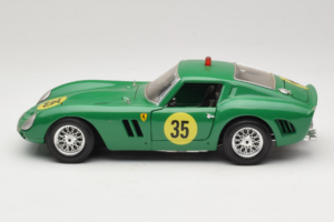 Ferrari 250 GTO #35 Vert 1962 Bburago 1:18 3011-G2 Métal Moulé — image 4 sur 8