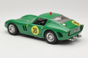 Ferrari 250 GTO #35 Vert 1962 Bburago 1:18 3011-G2 Métal Moulé — image 7 sur 8
