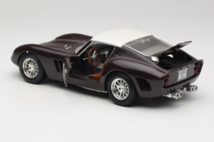 Ferrari 250 GTO #86 Noir Bburago 1:18 3011-B1 Métal Moulé — image 5 sur 8
