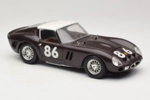 Ferrari 250 GTO #86 Noir Bburago 1:18 3011-B1 Métal Moulé — image 6 sur 8