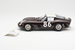 Ferrari 250 GTO #86 Targa Florio 1962 CMC 1:18 M-156 Métal Moulé — image 3 sur 6