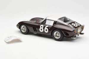 Ferrari 250 GTO #86 Targa Florio 1962 CMC 1:18 M-156 Métal Moulé — image 5 sur 6