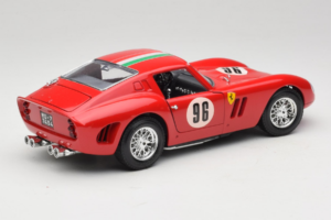 Ferrari 250 GTO #96 Rouge 1962 Bburago 1:18 3011-N1 Métal Moulé — image 3 sur 8