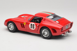 Ferrari 250 GTO #96 Rouge 1962 Bburago 1:18 3011-N1 Métal Moulé — image 7 sur 8