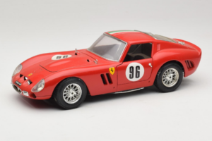 Ferrari 250 GTO #96 Rouge Drapeau Italien 1962 Bburago 1:18 3011-P2 Métal Moulé