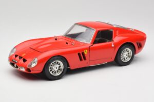 Ferrari 250 GTO Rouge Bburago 1:18 3011 Métal Moulé