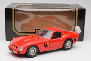 Ferrari 250 GTO Rouge Bburago 1:18 3011 Métal Moulé — image 8 sur 8