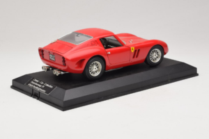 Ferrari 250 GTO Rouge Replacement Stand Exclusive Cars 1:18 EC005 Métal Moulé — image 3 sur 8