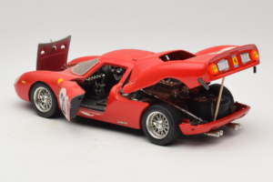 Ferrari 250 LM #21 M. Gregory / J. Rindt 24 Hours of Le Mans 1965 Bburago 1:18 3033-P2 Métal Moulé — image 5 sur 8