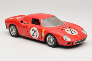 Ferrari 250 LM #21 M. Gregory / J. Rindt 24 Hours of Le Mans 1965 Bburago 1:18 3033-P2 Métal Moulé — image 6 sur 8