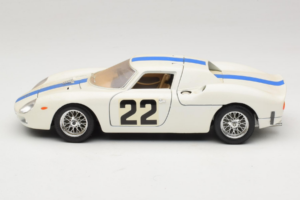 Ferrari 250 LM #22 Blanc 1965 Bburago 1:18 3333-W1 Métal Moulé — image 4 sur 8